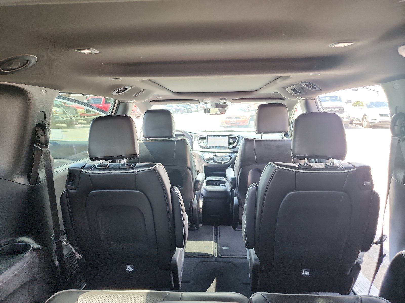 Used 2023 Chrysler Pacifica Limited w/ S Appearance Package FWD image 31