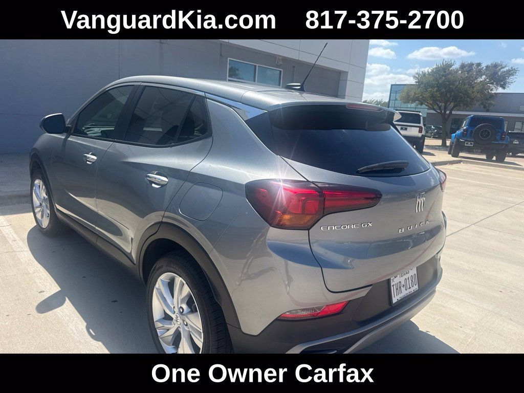 Used 2024 Buick Encore GX Preferred w/ Comfort Package FWD image 2