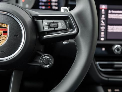 New 2026 Porsche Macan S image 16