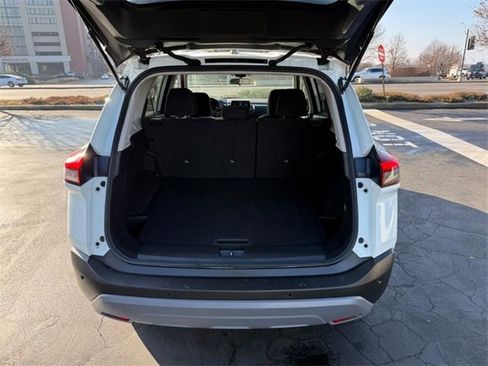 Used 2023 Nissan Rogue S image 6