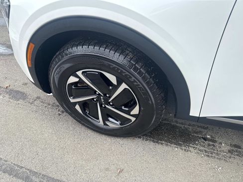 Used 2023 Kia Sportage LX image 7