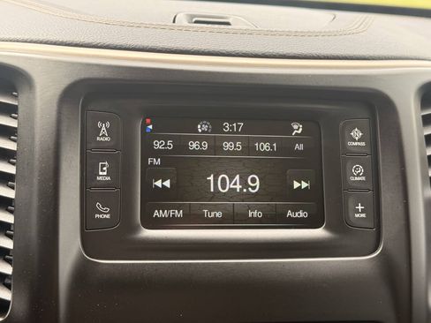 Used 2017 Jeep Cherokee Sport w/ Cold Weather Group AWD/4WD image 16