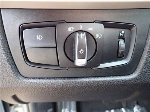 Used 2017 BMW 320i xDrive 320i xDrive image 13