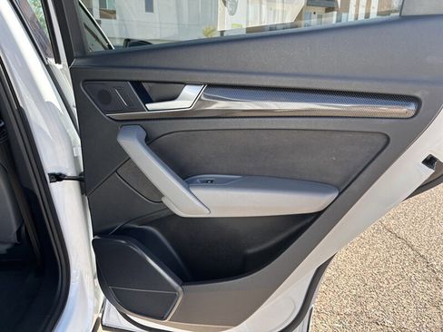 Used 2022 Audi SQ5 Premium image 29