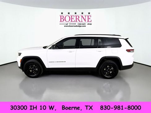 New 2025 Jeep Grand Cherokee L Altitude image 4