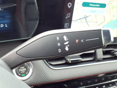 Used 2025 Chevrolet Equinox RS w/ Safety and Technology Package FWD image 28
