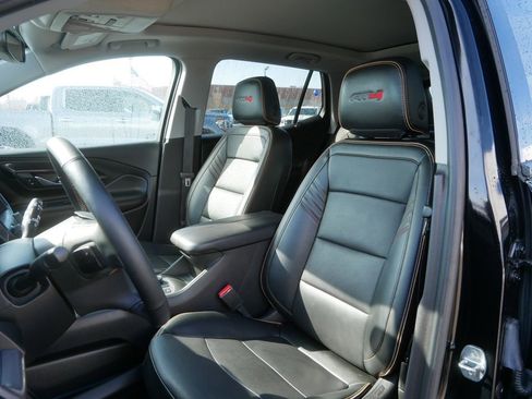 Used 2023 GMC Terrain AT4 w/ Infotainment Package II image 10