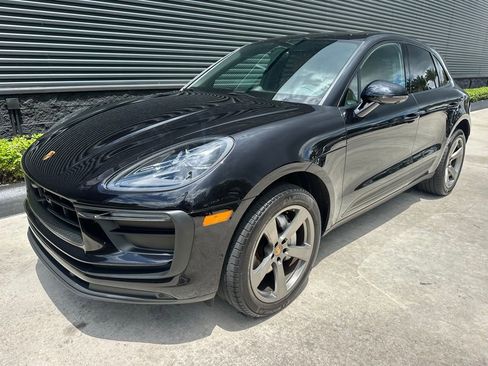 Certified 2023 Porsche Macan image 7