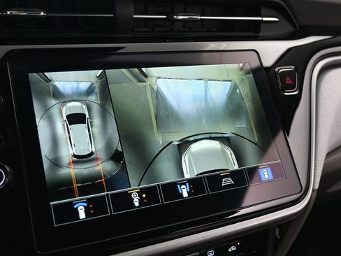 Used 2023 Chevrolet Bolt EUV Premier image 25