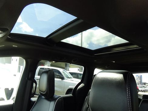 Used 2026 Chrysler Pacifica Limited FWD image 21
