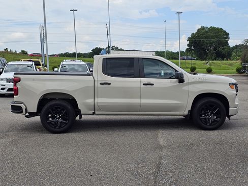 Used 2026 Chevrolet Silverado 1500 Custom RWD image 8