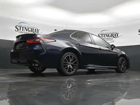 Used 2021 Toyota Camry SE FWD image 32
