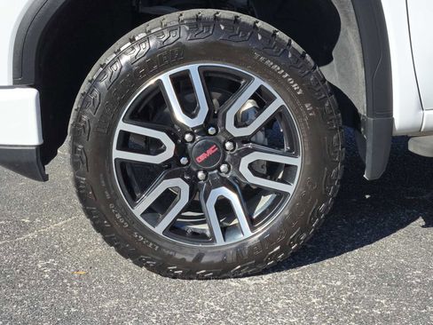 Certified 2024 GMC Sierra 1500 AT4 w/ Technology Package image 8