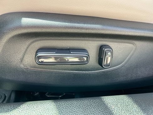 Used 2022 Honda Civic Touring image 12