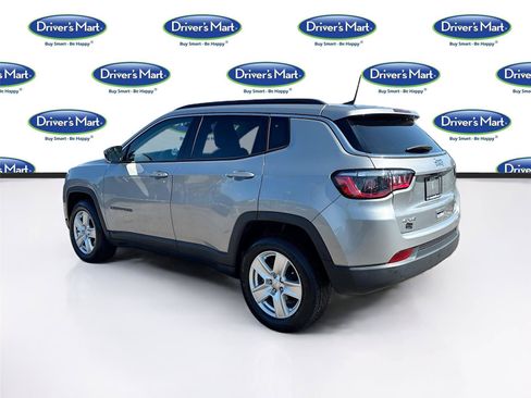 Used 2022 Jeep Compass Latitude w/ Convenience Group AWD/4WD image 5
