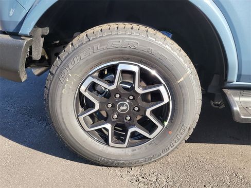 New 2025 Ford Bronco Outer Banks image 5