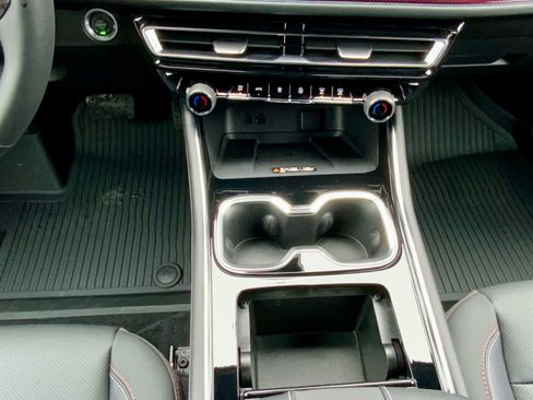 New 2026 Chevrolet Traverse Z71 w/ LPO, Floor Liner Package image 45