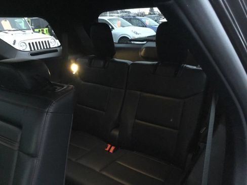 Used 2025 Ford Explorer ST-Line image 6