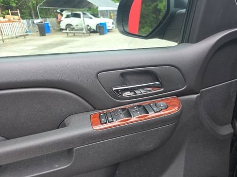 Used 2013 Chevrolet Avalanche LS RWD image 11