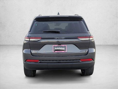 New 2025 Jeep Grand Cherokee Limited w/ Black Appearance Package image 8