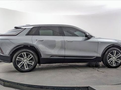 Used 2024 Cadillac Lyriq Tech w/ LPO, Floor Liner Package AWD/4WD image 9