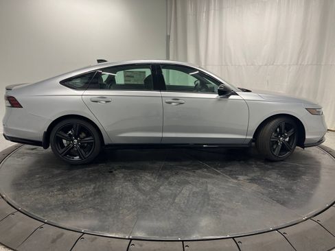 Used 2025 Honda Accord Sport image 29