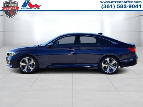 Used 2018 Honda Accord Touring image 4