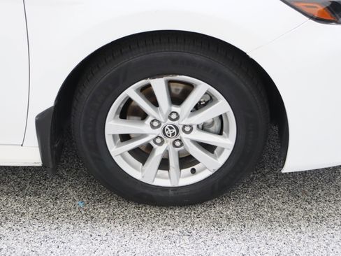 Used 2025 Toyota Camry LE w/ Convenience Package FWD image 5