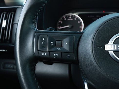 Used 2024 Nissan Pathfinder SV FWD image 13