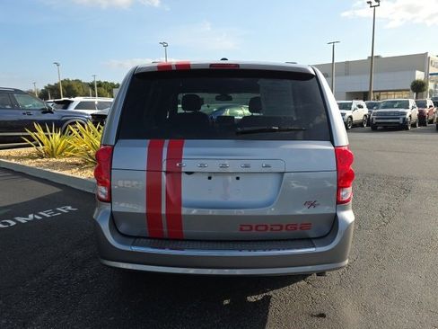 Used 2019 Dodge Grand Caravan SXT image 19