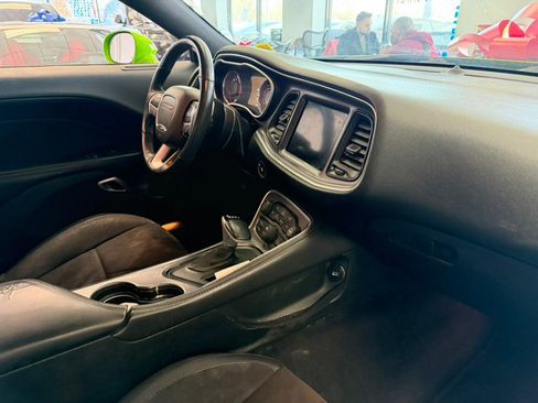 Used 2017 Dodge Challenger GT w/ Driver Convenience Group image 29