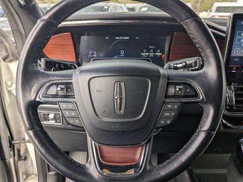 Used 2023 Lincoln Navigator Reserve image 13