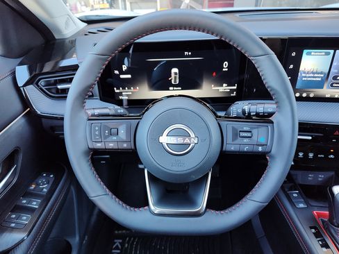 New 2026 Nissan Kicks SR w/ SR Premium Package image 8