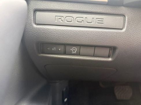 Used 2025 Nissan Rogue S FWD image 24