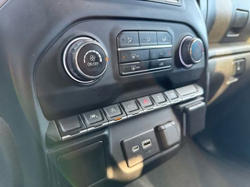 Used 2022 Chevrolet Silverado 1500 Custom RWD image 22