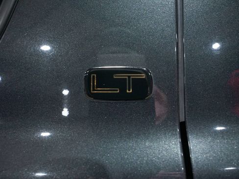 Used 2004 Chevrolet Suburban LT w/ Preferred Equipment Group image 25