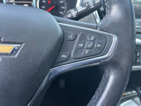 Used 2018 Chevrolet Equinox Premier image 17