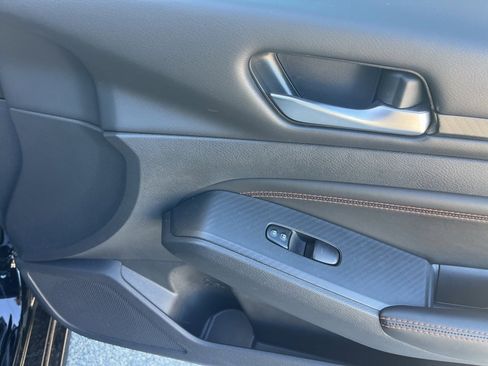 Used 2022 Nissan Altima 2.5 SR w/ Midnight Edition Package image 21