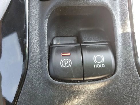 Used 2020 Toyota Corolla SE image 28