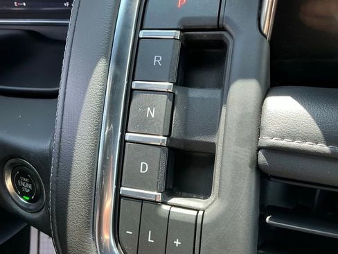 Used 2023 Chevrolet Suburban Z71 w/ Luxury Package image 35