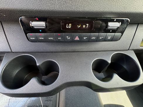 Used 2019 Mercedes-Benz Sprinter 2500 image 15