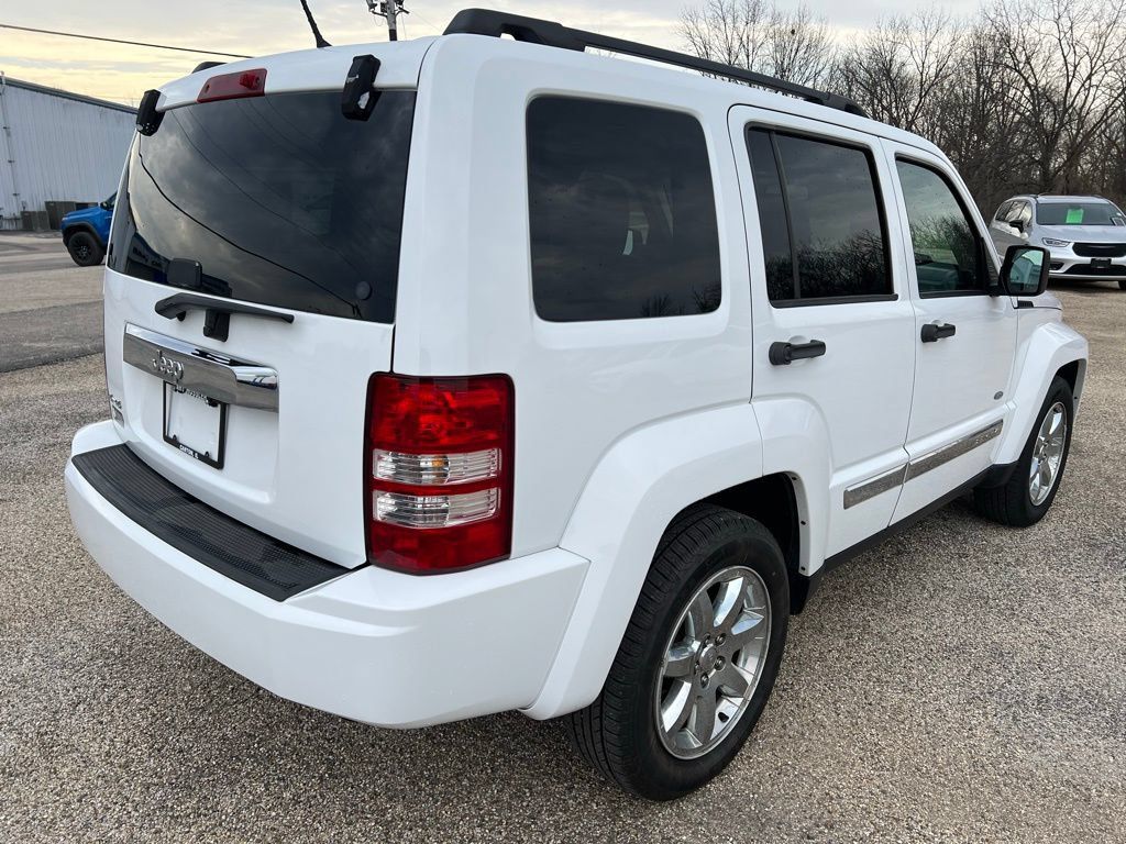 Used 2012 Jeep Liberty Sport AWD/4WD image 3