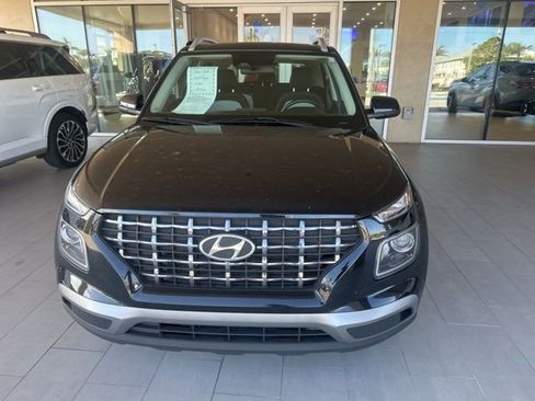 Certified 2023 Hyundai Venue SEL w/ Cargo Package FWD image 2