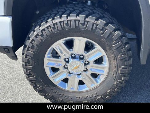 Used 2025 Chevrolet Silverado 2500 High Country w/ High Country Premium Package image 11