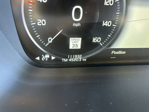 Used 2019 Volvo XC90 T5 Momentum w/ Multimedia Package image 10