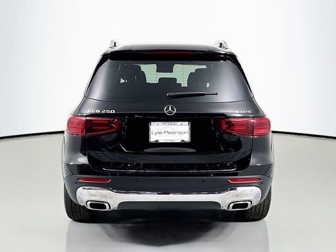Used 2025 Mercedes-Benz GLB 250 4MATIC image 10