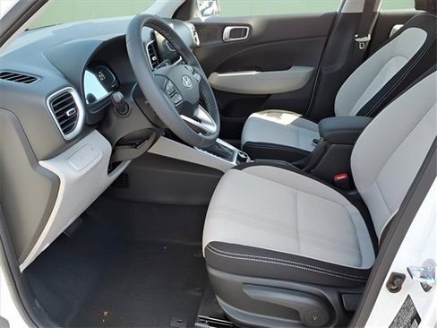New 2025 Hyundai Venue SEL image 11
