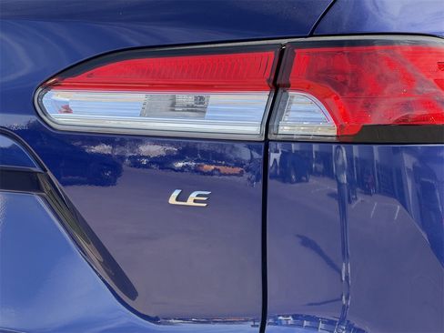 Used 2022 Toyota Corolla Cross LE image 7