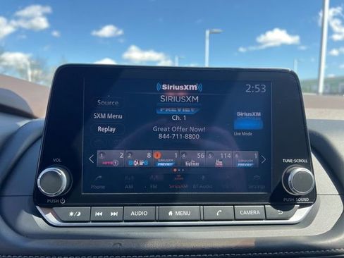 Used 2023 Nissan Rogue SV image 18