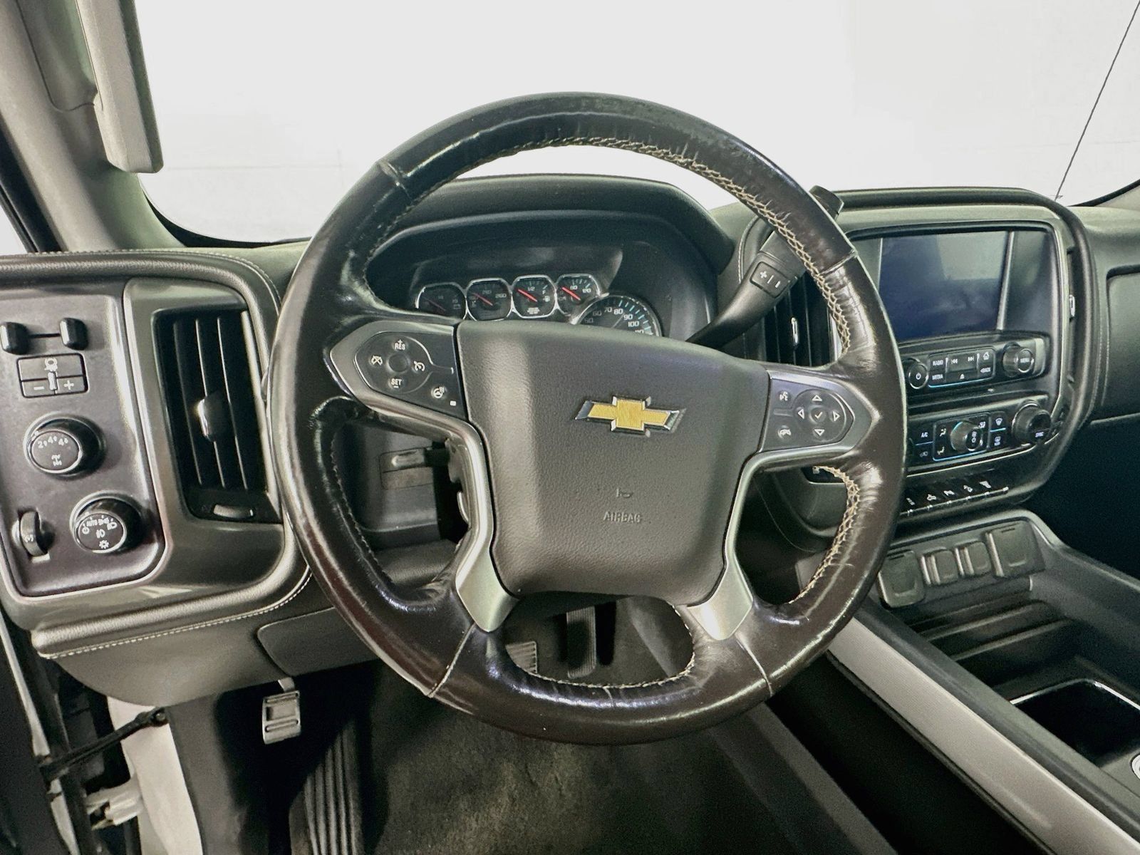 Used 2018 Chevrolet Silverado 2500 LTZ w/ Duramax Plus Package AWD/4WD image 11
